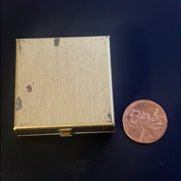 Vintage Bronze Needle Point Rose Floral Square Small Trinket Pill Box - Picture 8 of 11